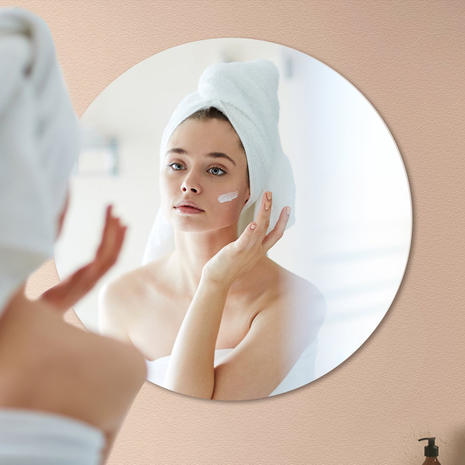 Modern Minimalist Round Mirror — The Perfect Blend of Home Decor &amp; Functionality - My Store